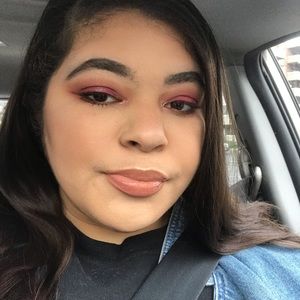 Meet your Posher, Gina